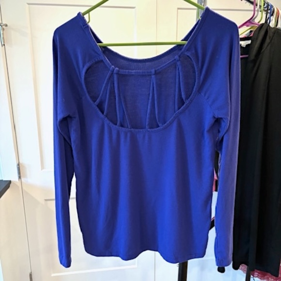Long-Sleeve Strappy Back Top in Blue - Medium (EUC) - Picture 3 of 7